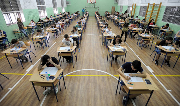 Осмаци данас полажу пробни тест из српског и комбиновани